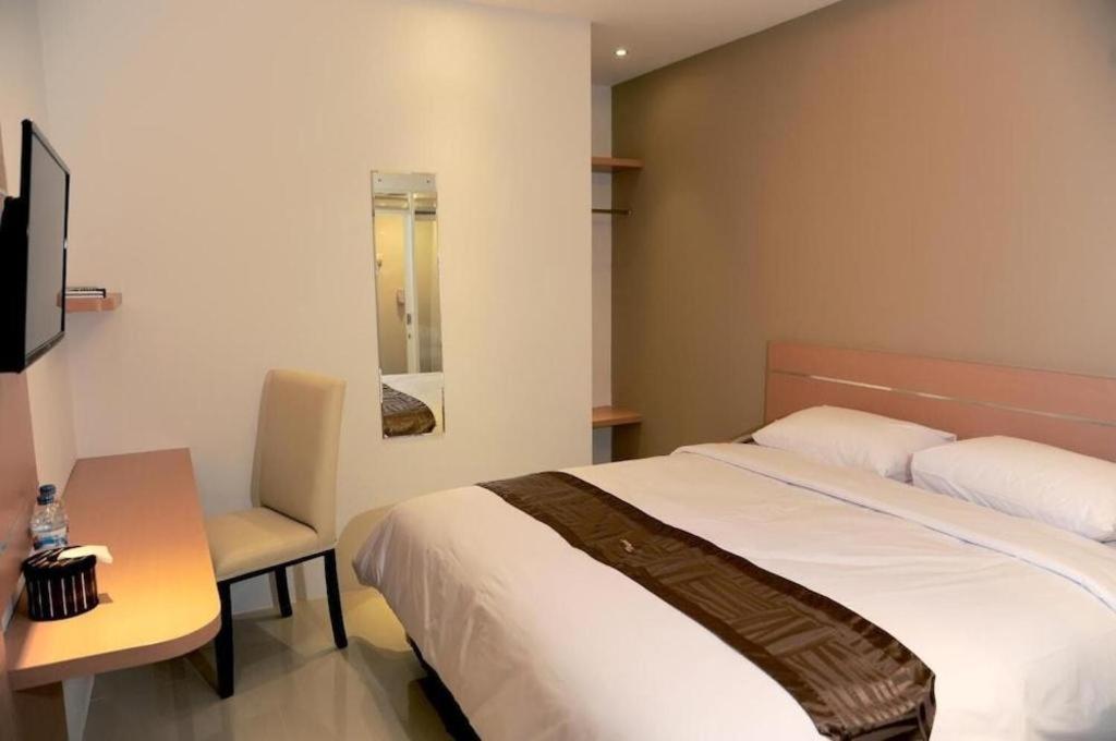 Guest House Nozz Semarang Exterior foto